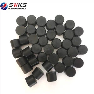 Gummiblokk i forskjellig materiale